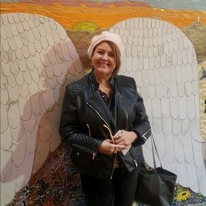 Meet your Posher, Victoria